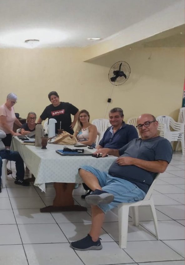 Participação comunitária em reunião